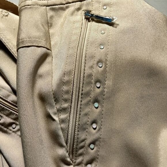 " Izod" woman's pants.  - Picture 5 of 9